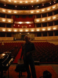 Randy at the Vienna soundcheck in 2006.